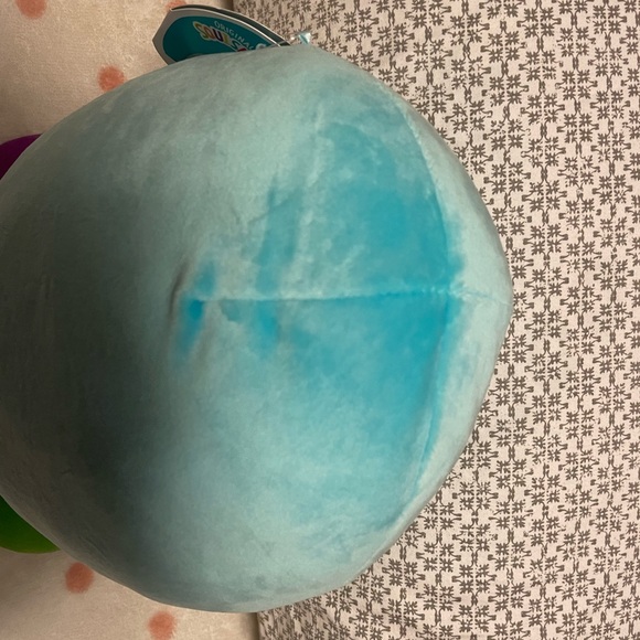 Jerrika Rainbow Octopus 8” Squishmallow - Picture 3 of 5